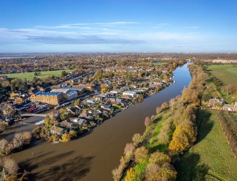 Key Streets & Locations in Thames Ditton for Buyers & Tenants